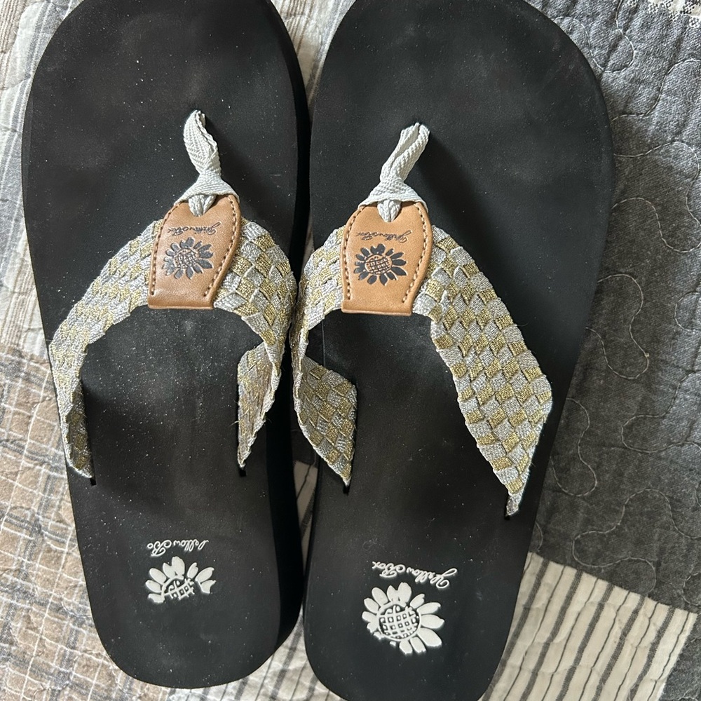 Yellow box Black and silver/gold Flip Flops